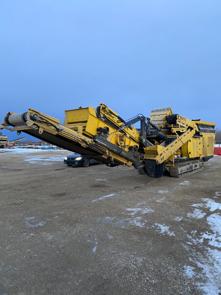 Used Keestrack R3 impact crusher for concrete recycling