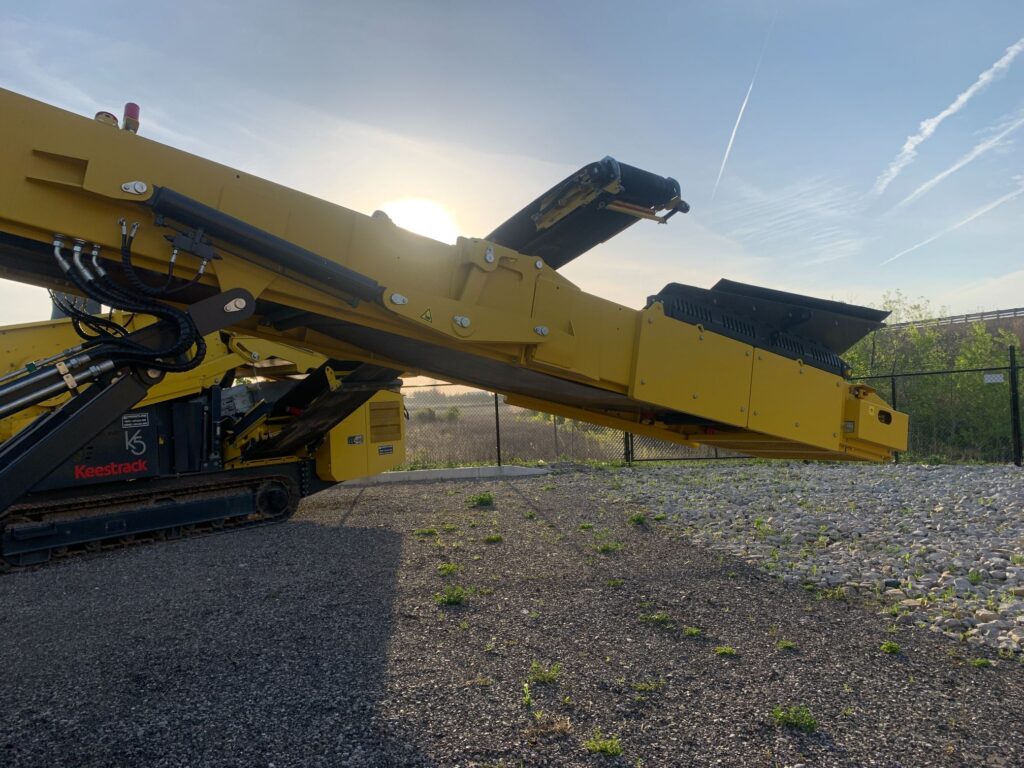 Keestrack S5 stacking conveyor.