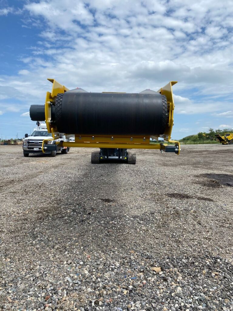 Keestrack stacking conveyor.