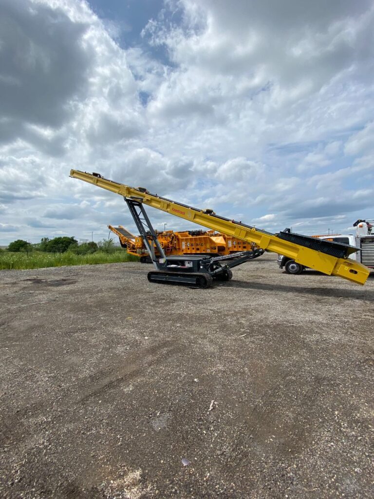 Keestrack stacking conveyor.