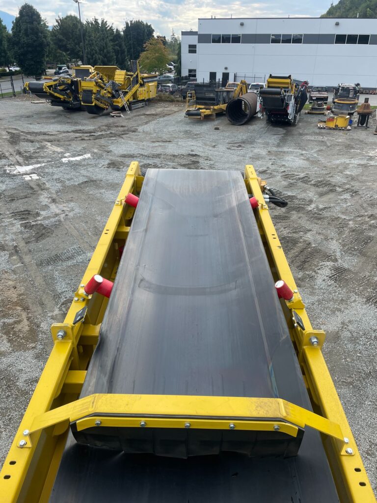 Keestrack stacking conveyor.