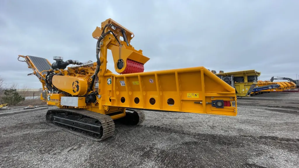 CBI 5800 mobile horizontal grinder.