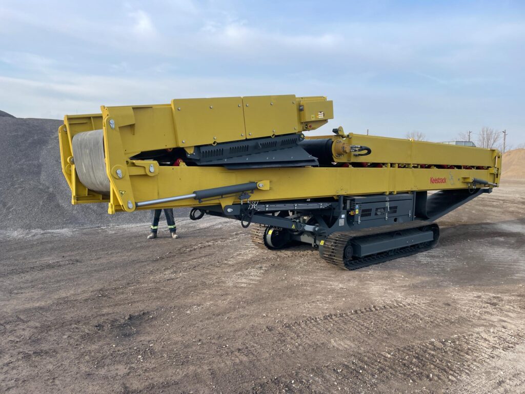 Keestrack S5 stacking conveyor.