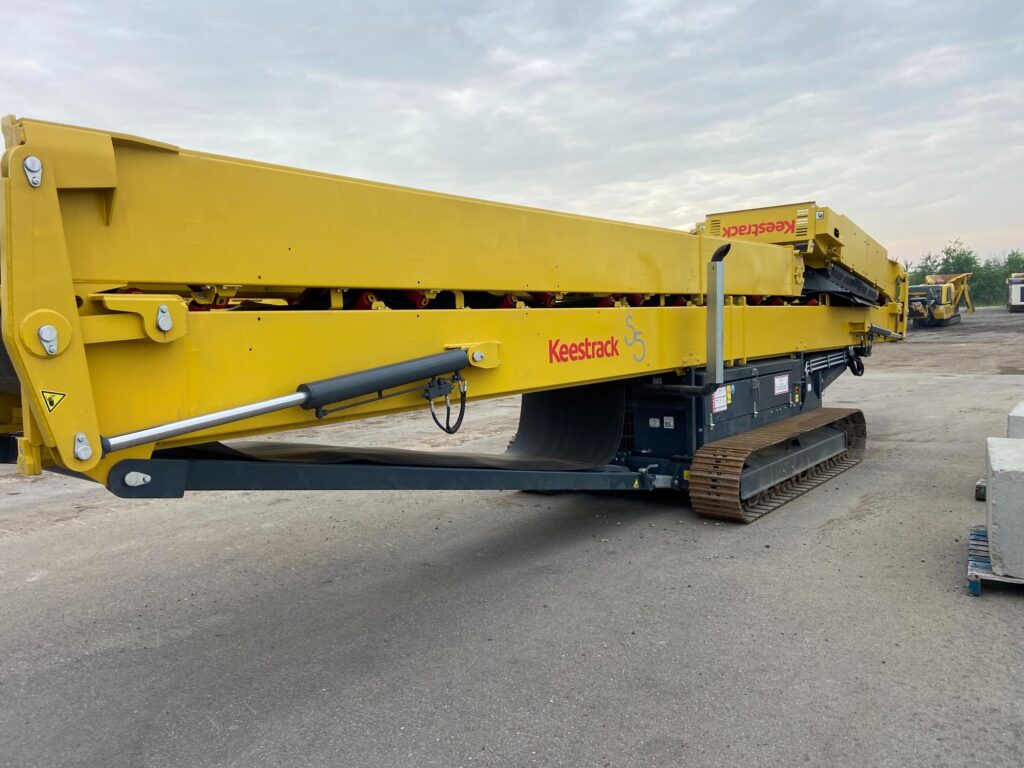 Keestrack S5 stacking conveyor.